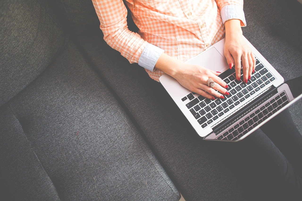 How to avoid the holiday rental booking scams…