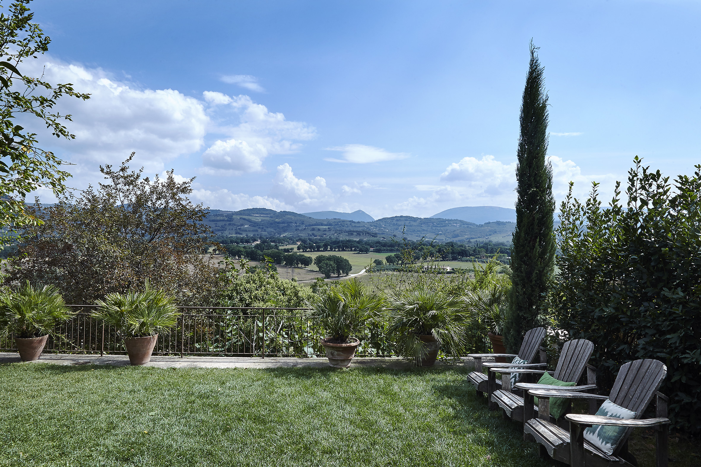 Incredible Villas within Walking Distance of Restaurants