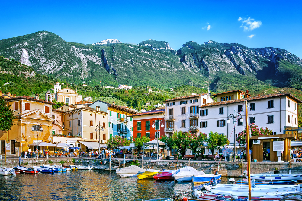 beautiful towns in the Italian Lakes