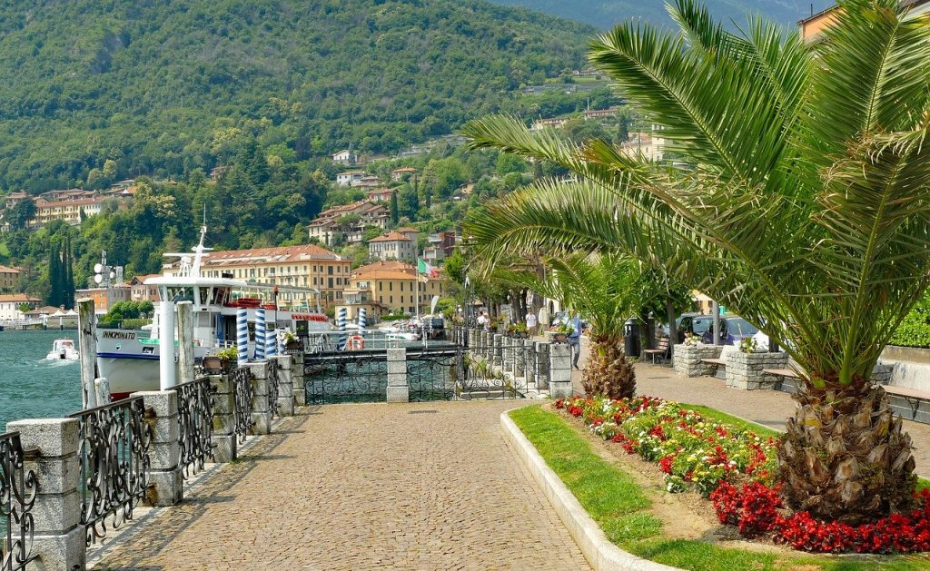 beautiful towns in the Italian Lakes