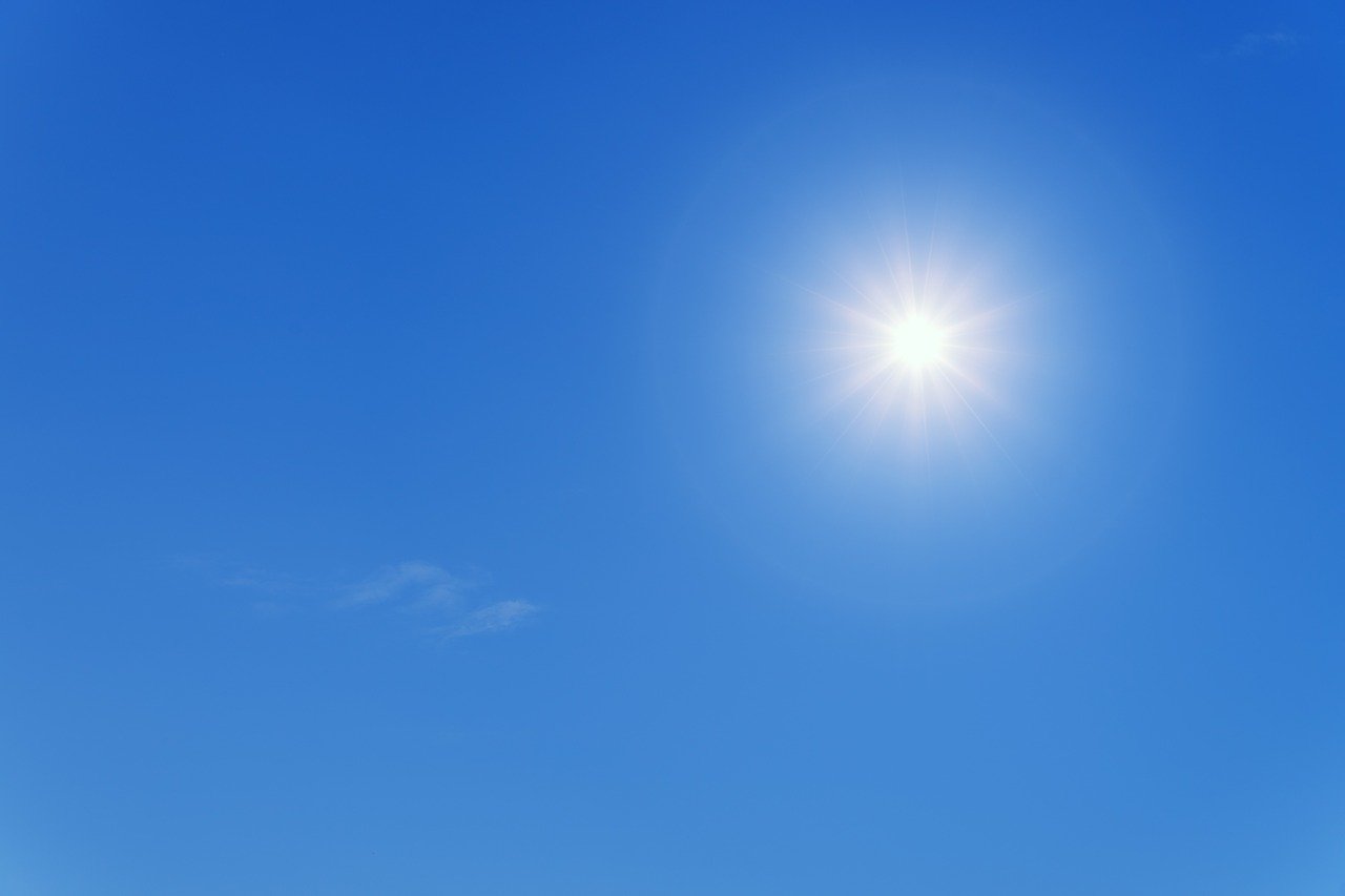 Which part of Italy enjoys the best Summer weather?