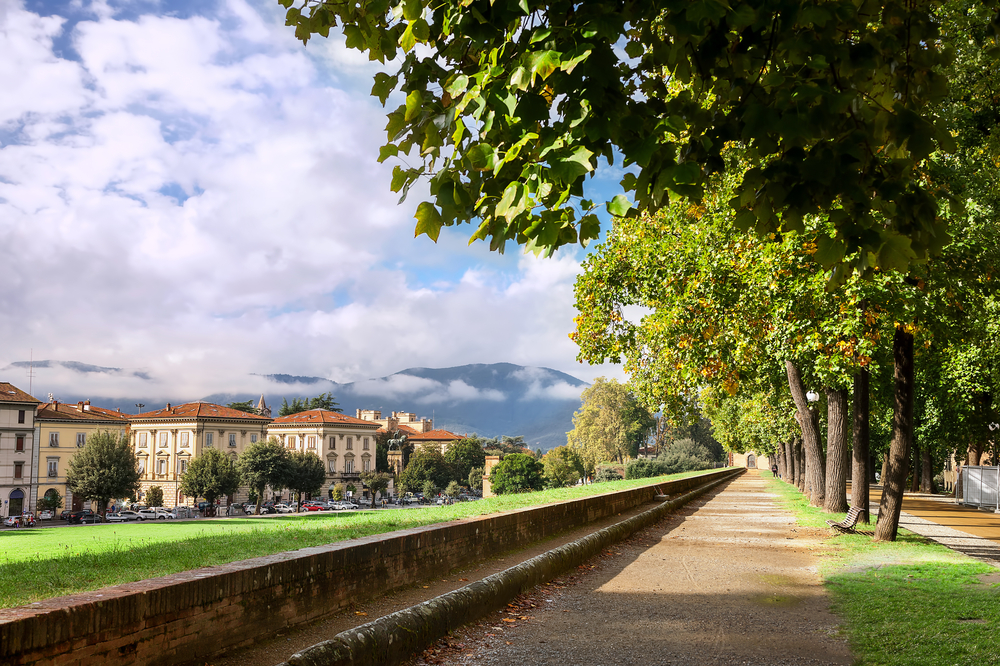 guardian travel lucca